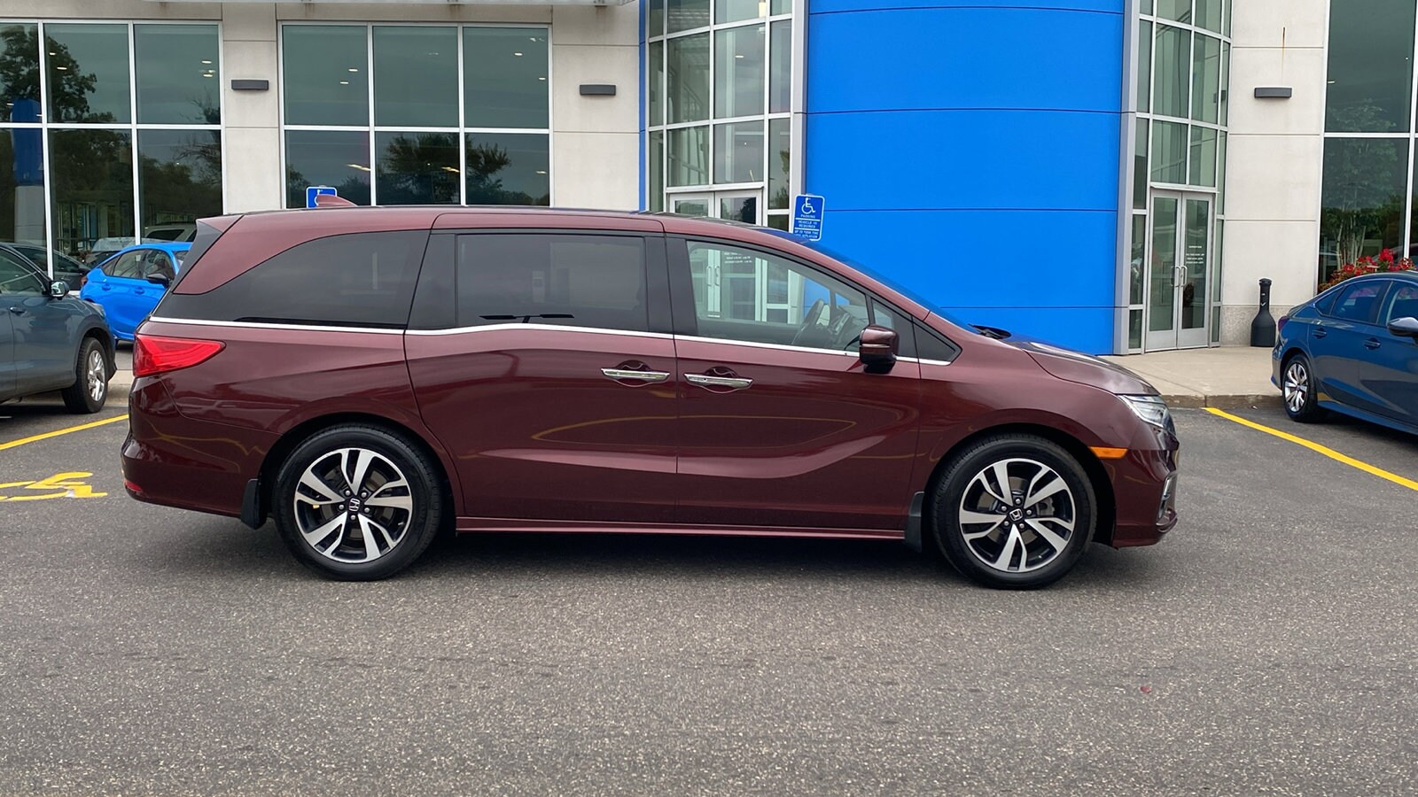 2020 Honda Odyssey Elite photo 4