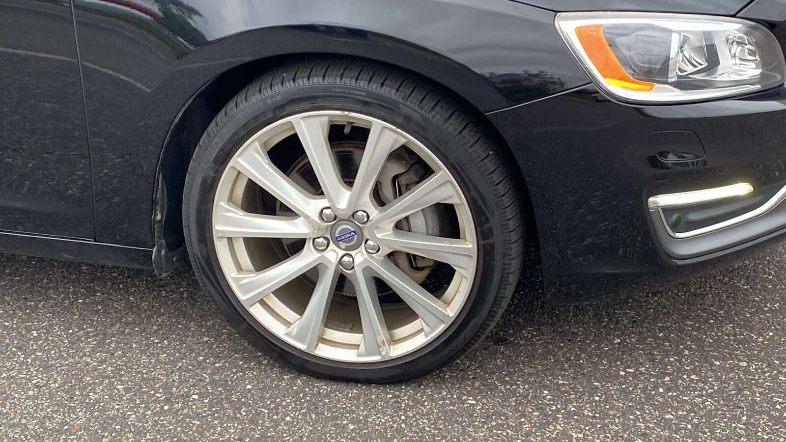2017 Volvo S60 T5 Inscription Platinum photo 2