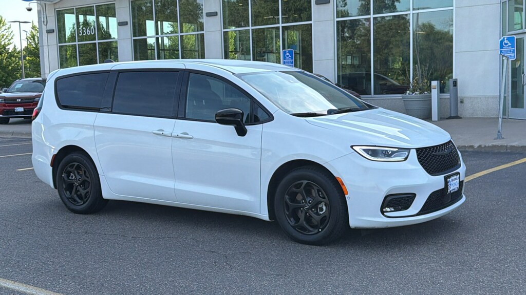Used 2024 Chrysler Pacifica Plug-In Hybrid Select Van Passenger Van