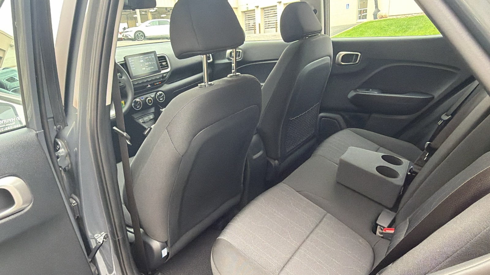 2025 Hyundai Venue SE - Photo 11