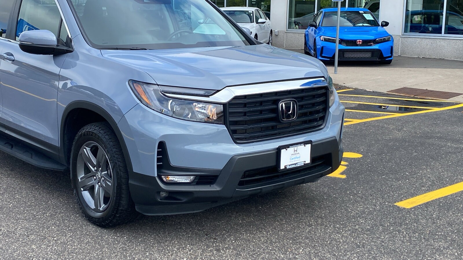 2023 Honda Ridgeline RTL photo 2