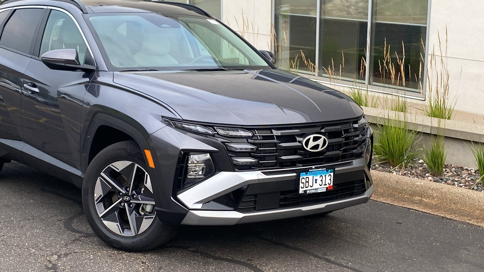 Used 2025 Hyundai Tucson SEL Convenience with VIN KM8JCDD12SU256833 for sale in Saint Paul, Minnesota