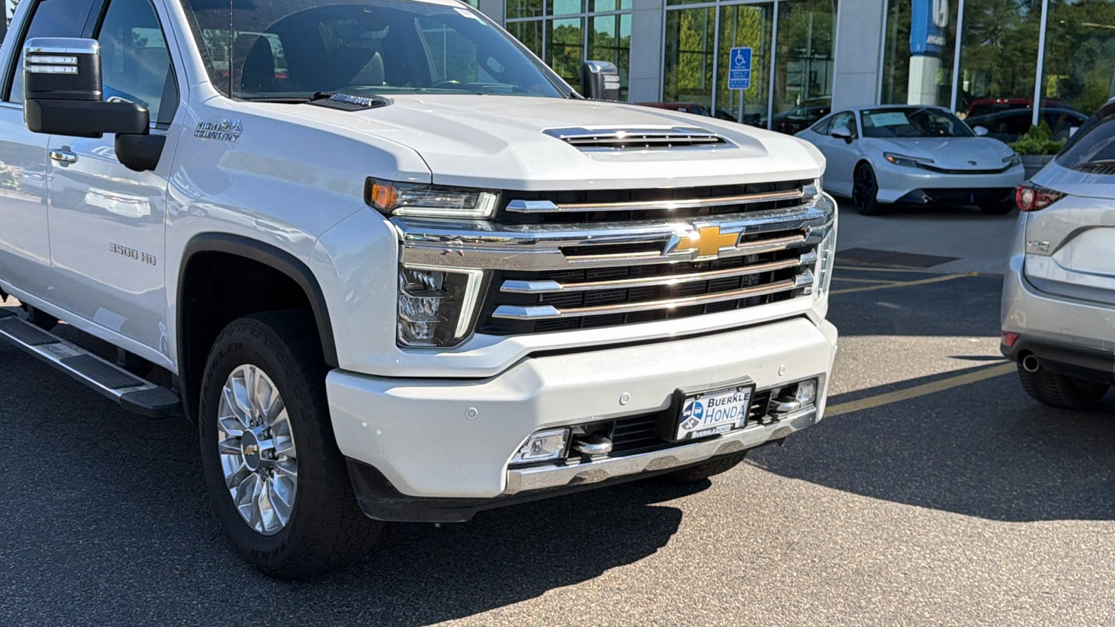 Used 2022 Chevrolet Silverado 3500HD High Country with VIN 1GC4YVEY9NF235250 for sale in Saint Paul, Minnesota
