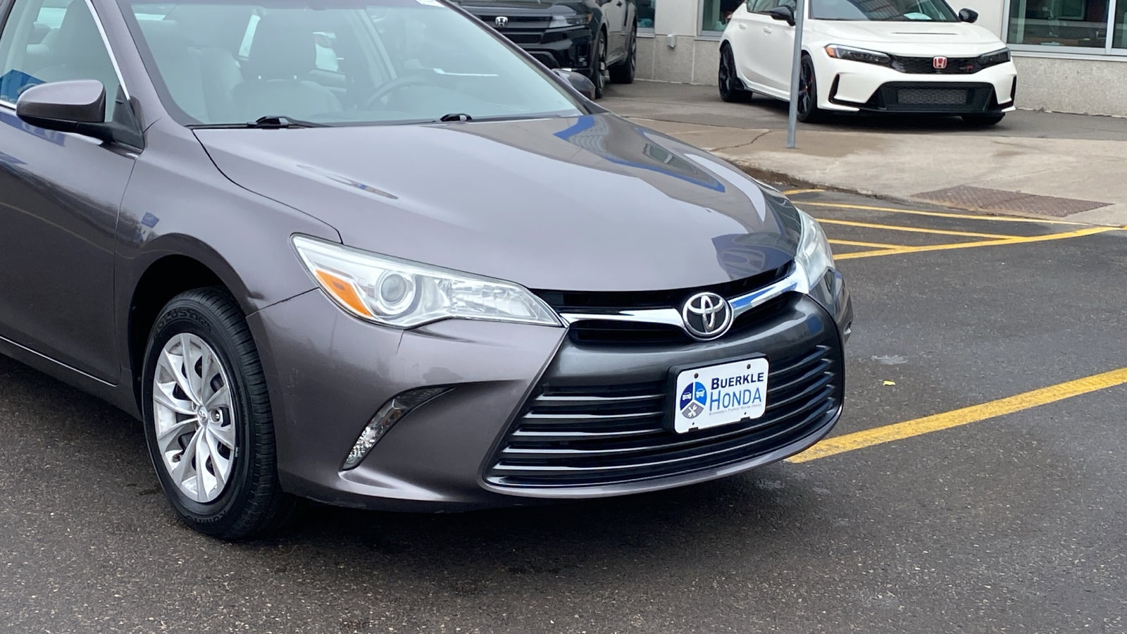 Used 2015 Toyota Camry LE with VIN 4T4BF1FK1FR472782 for sale in Saint Paul, Minnesota