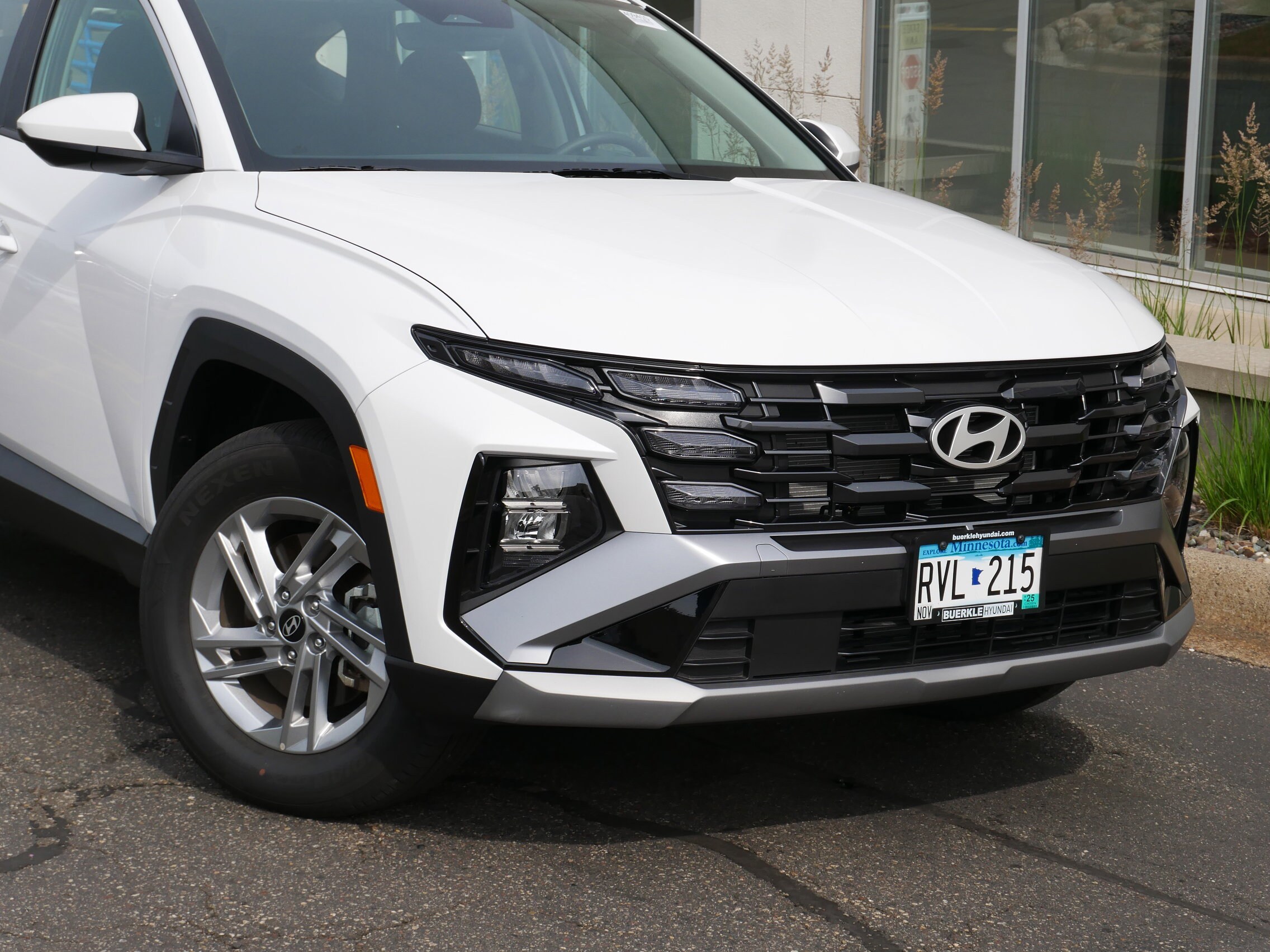 2025 Hyundai Tucson SE photo 2