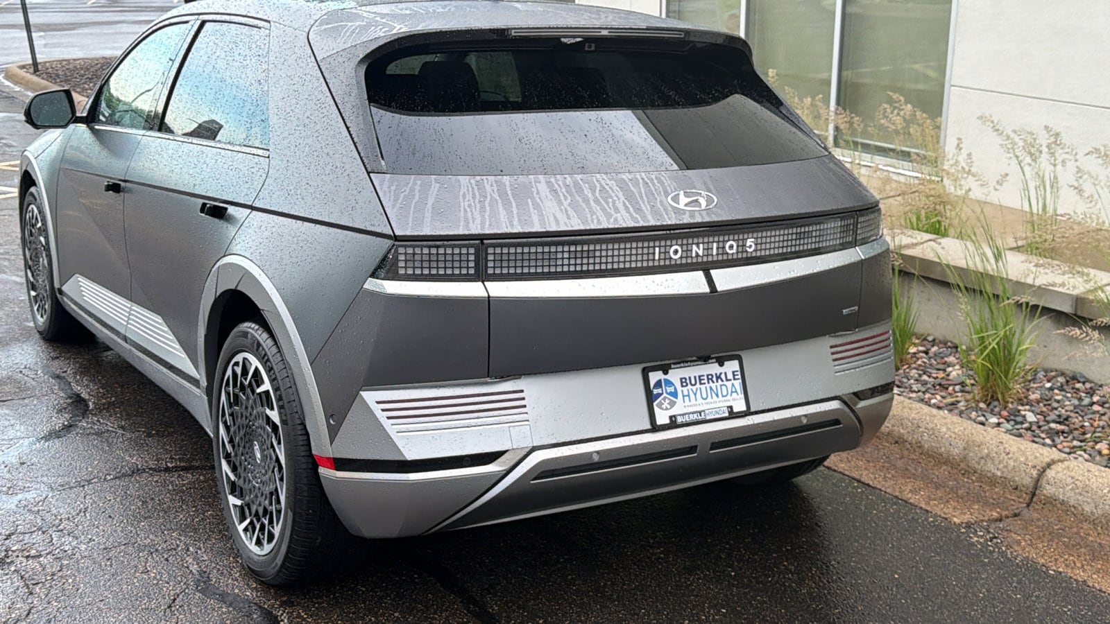 2024 Hyundai IONIQ 5 Limited - Photo 7