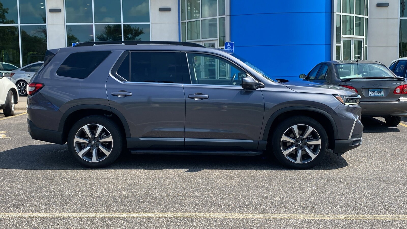 2025 Honda Pilot Elite photo 4