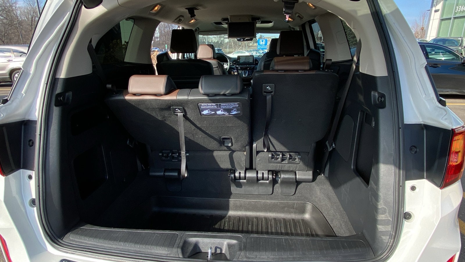 2025 Honda Odyssey Elite - Photo 16