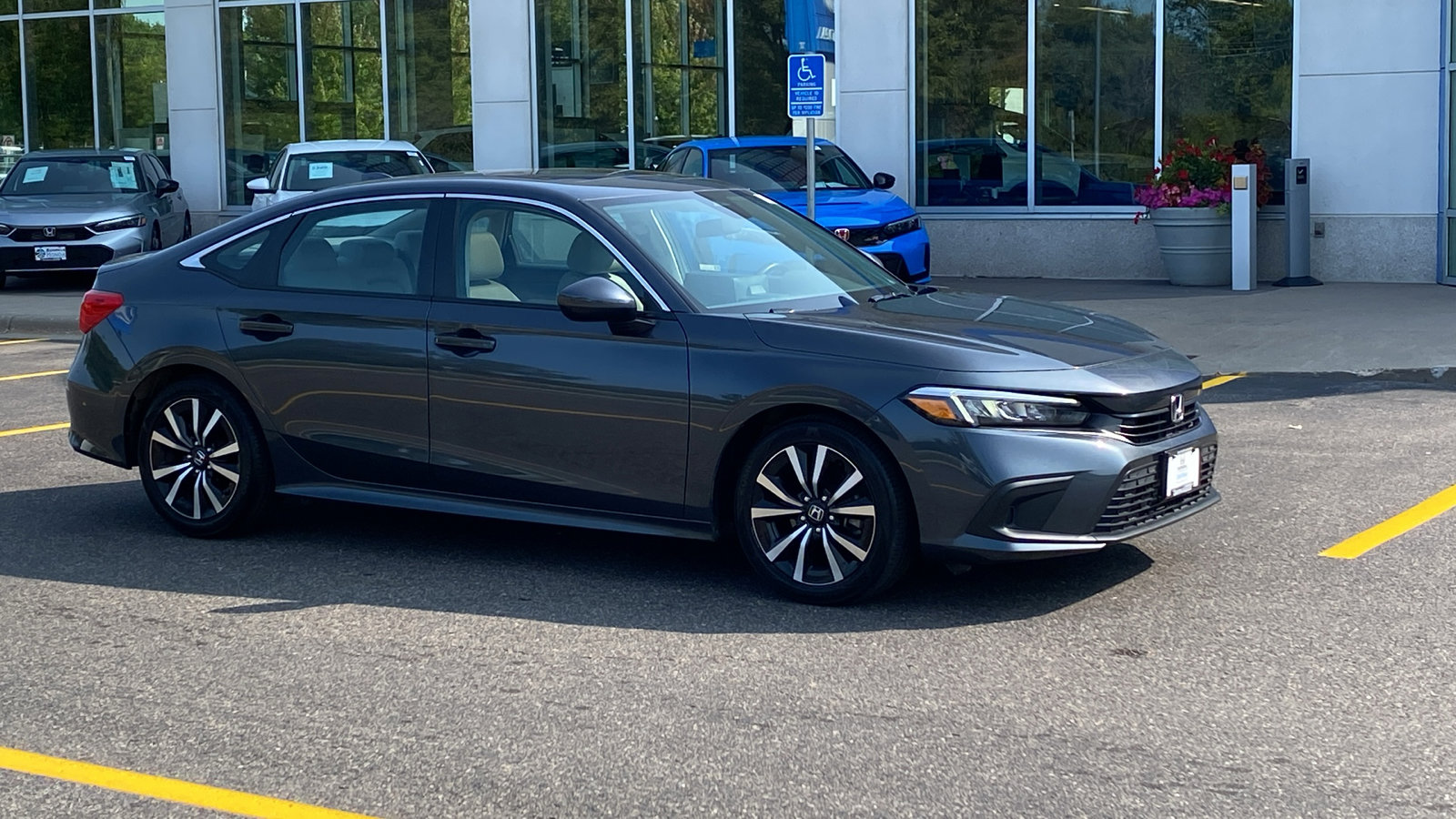 2024 Honda Civic EX's photo