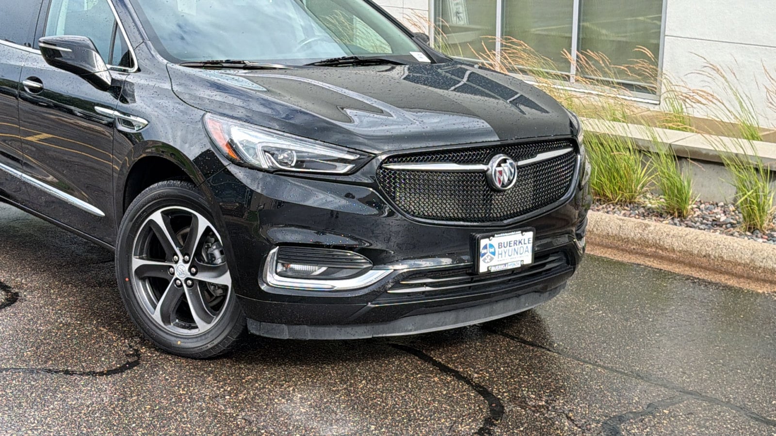 Used 2021 Buick Enclave Essence with VIN 5GAEVAKW1MJ136315 for sale in Saint Paul, Minnesota