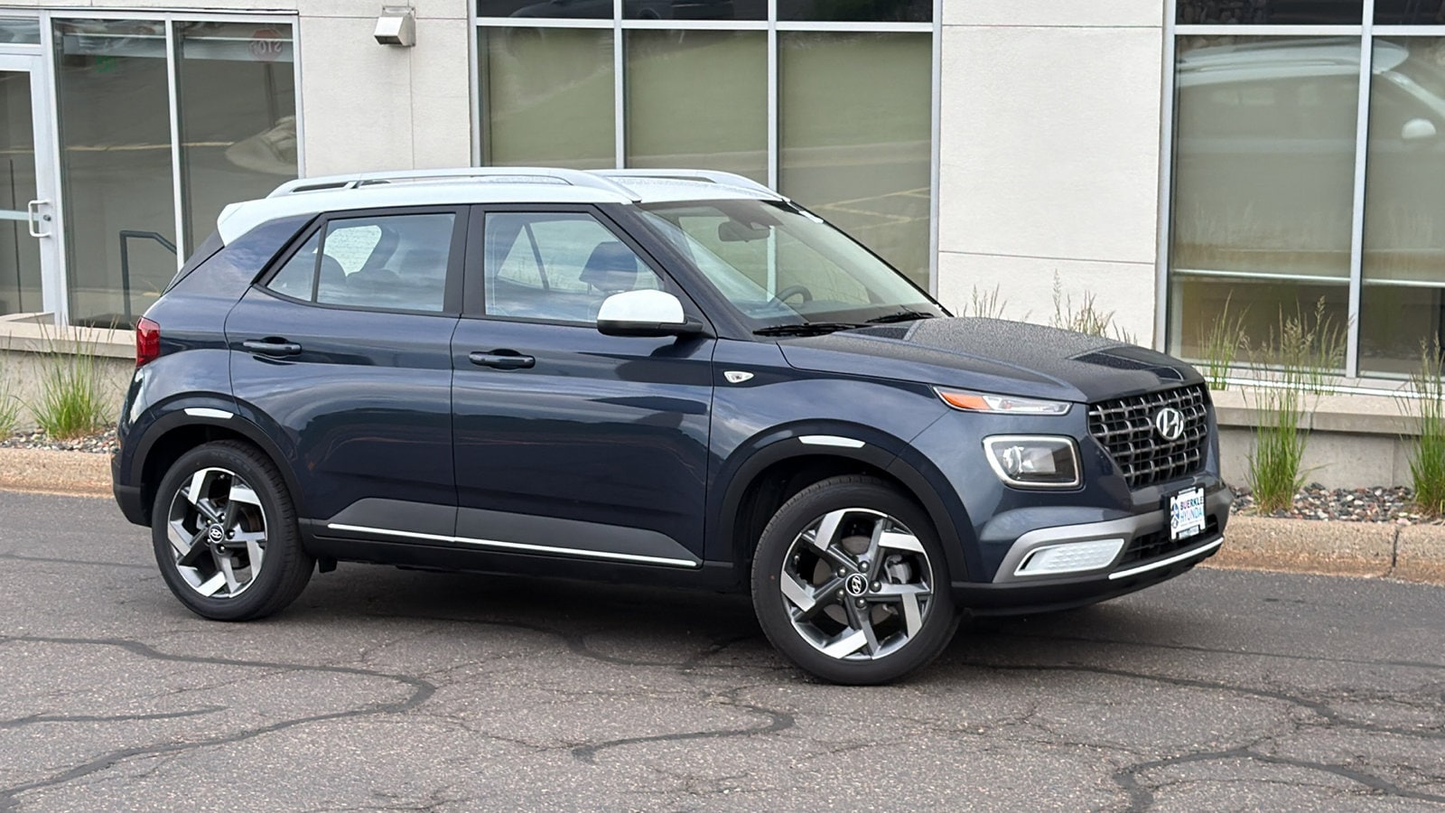 2026 Hyundai Venue SEL w/ 2-Tone Roof IVT's photo