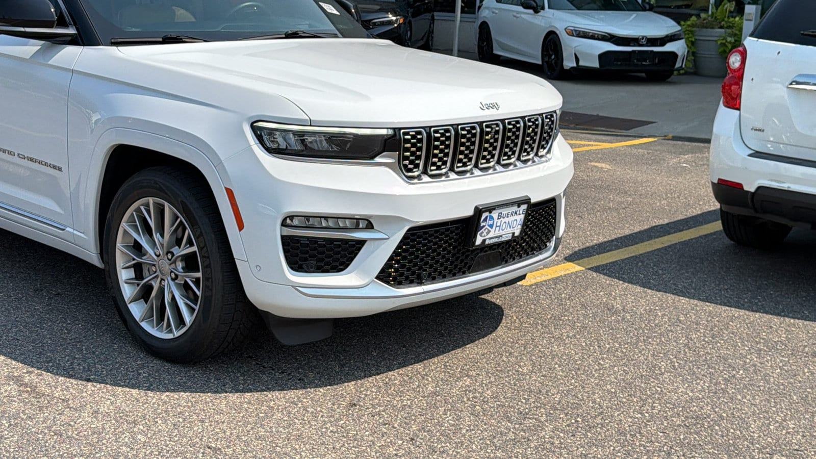 Used 2022 Jeep Grand Cherokee Summit with VIN 1C4RJHEG1N8617845 for sale in Saint Paul, Minnesota