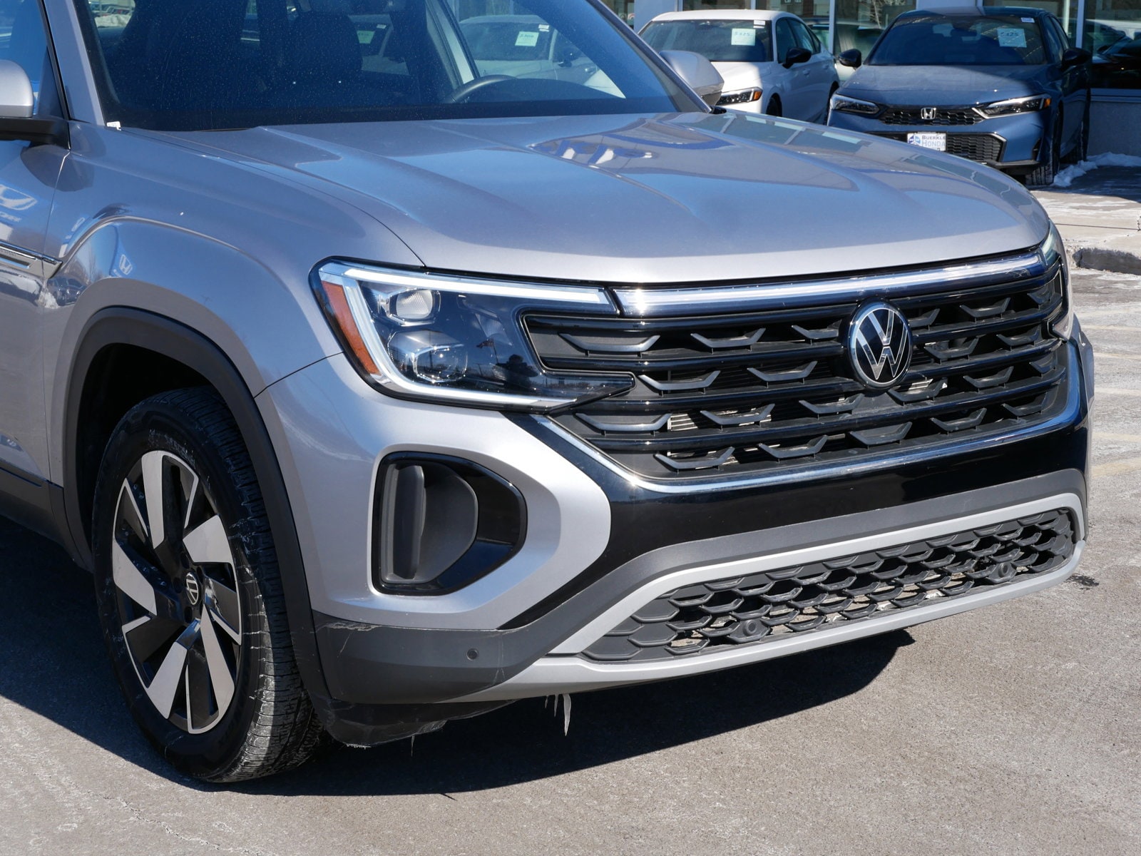 Used 2024 Volkswagen Atlas Cross Sport SE w/Tech with VIN 1V2HE2CA3RC219338 for sale in Saint Paul, Minnesota