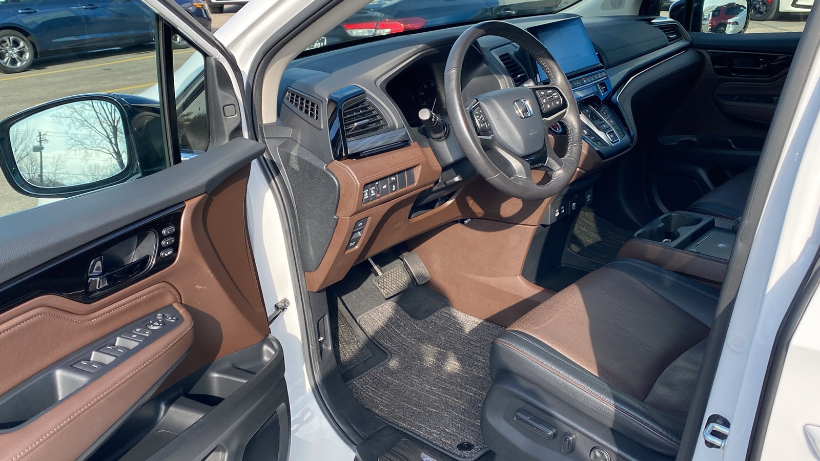 2025 Honda Odyssey Elite - Photo 12