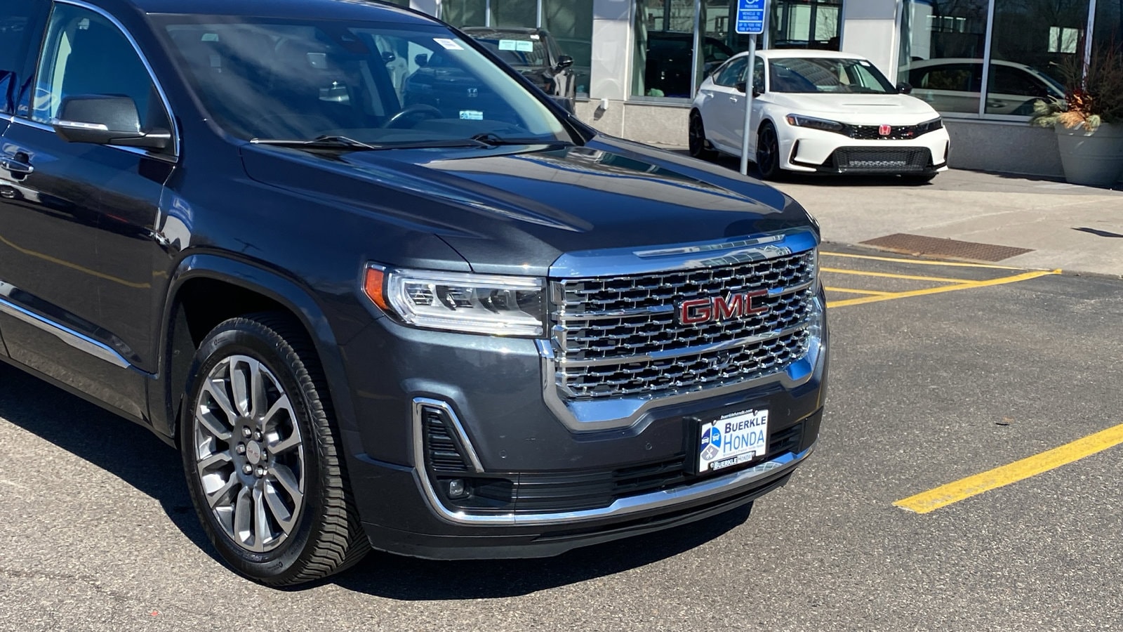 Used 2021 GMC Acadia Denali with VIN 1GKKNXLS7MZ177697 for sale in Saint Paul, Minnesota