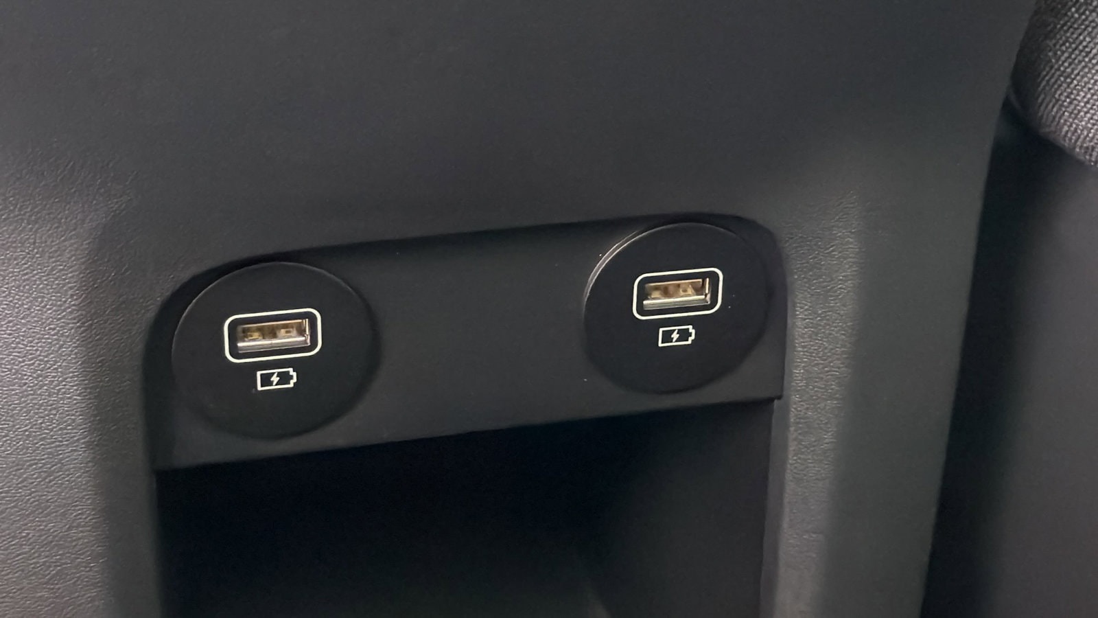 2024 Hyundai IONIQ 5 Limited - Photo 17