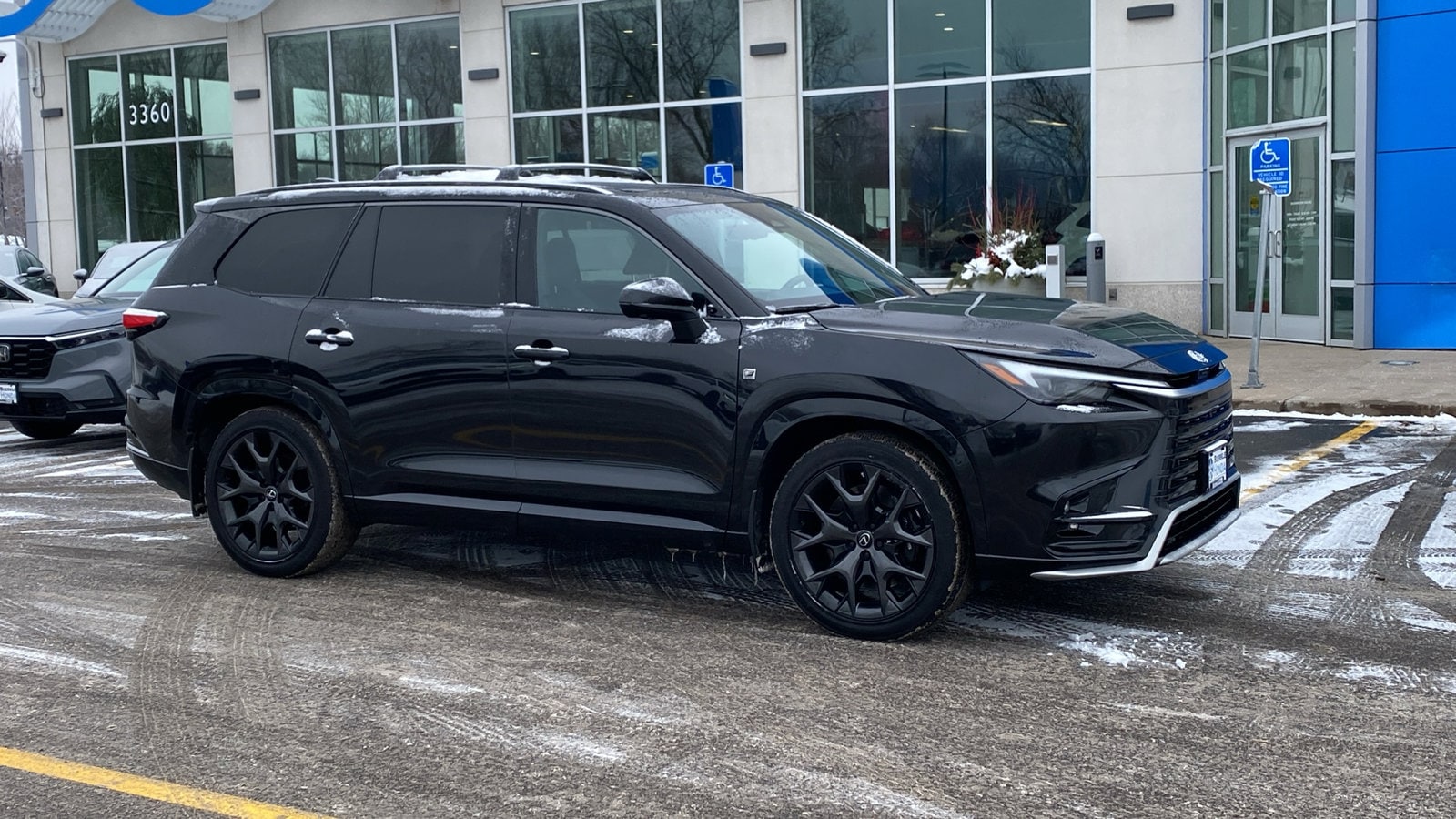 2024 Lexus TX Hybrid 500h's photo