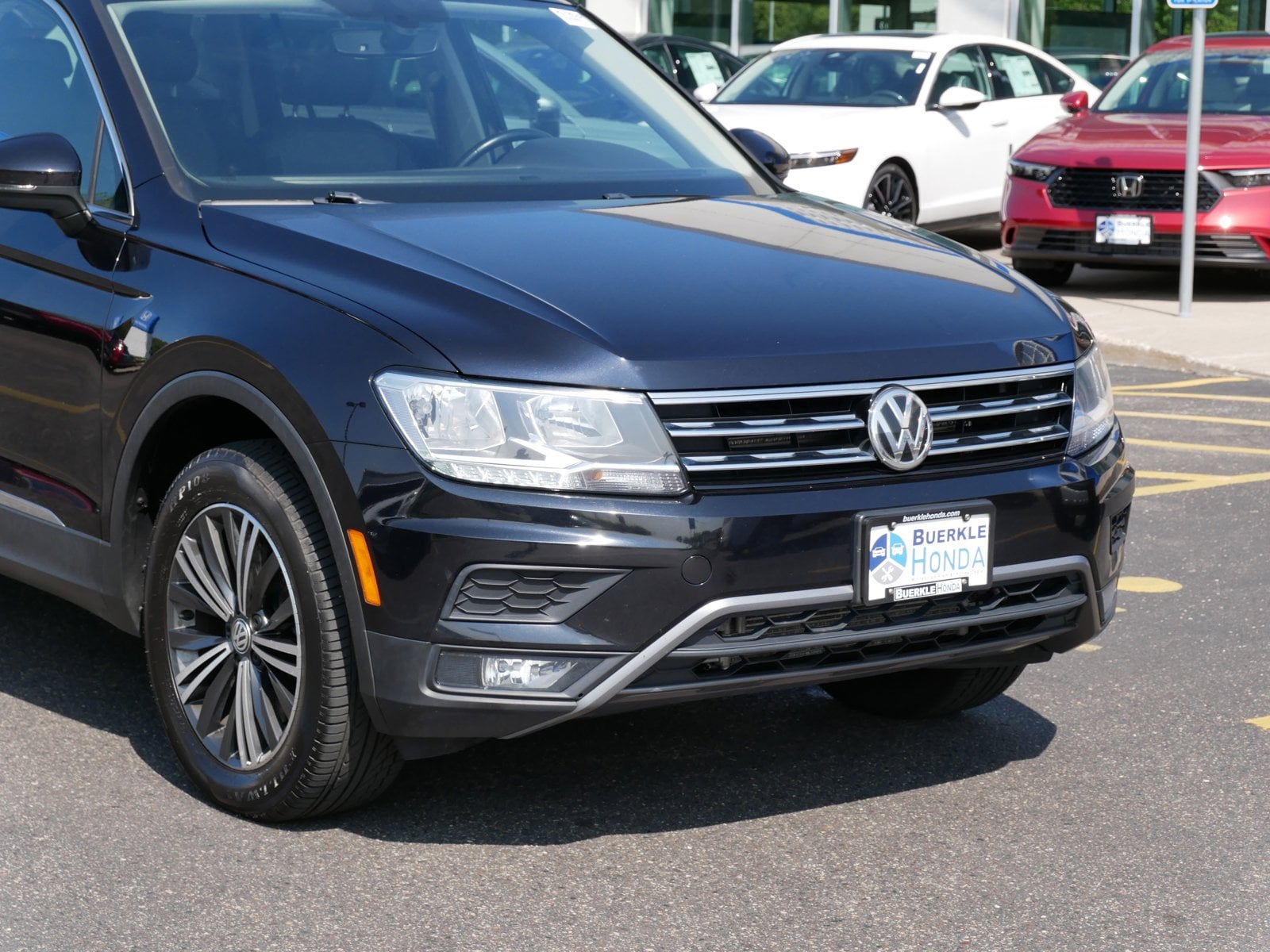 Used 2018 Volkswagen Tiguan SEL with VIN 3VV2B7AX0JM152075 for sale in Saint Paul, MN