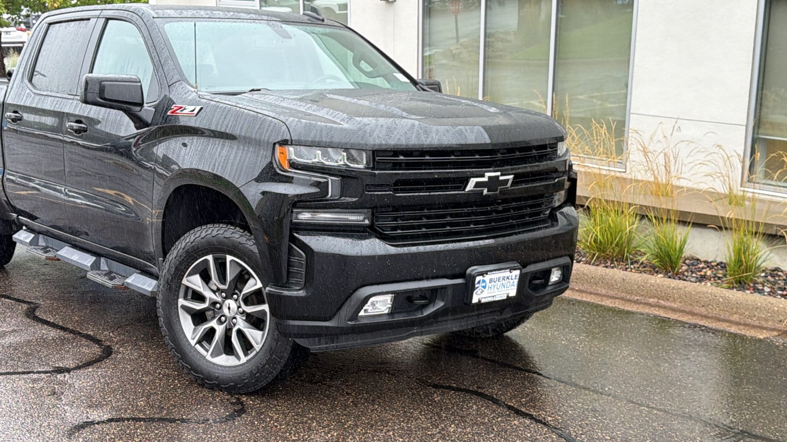 Used 2019 Chevrolet Silverado 1500 RST with VIN 3GCUYEED2KG131318 for sale in Saint Paul, Minnesota
