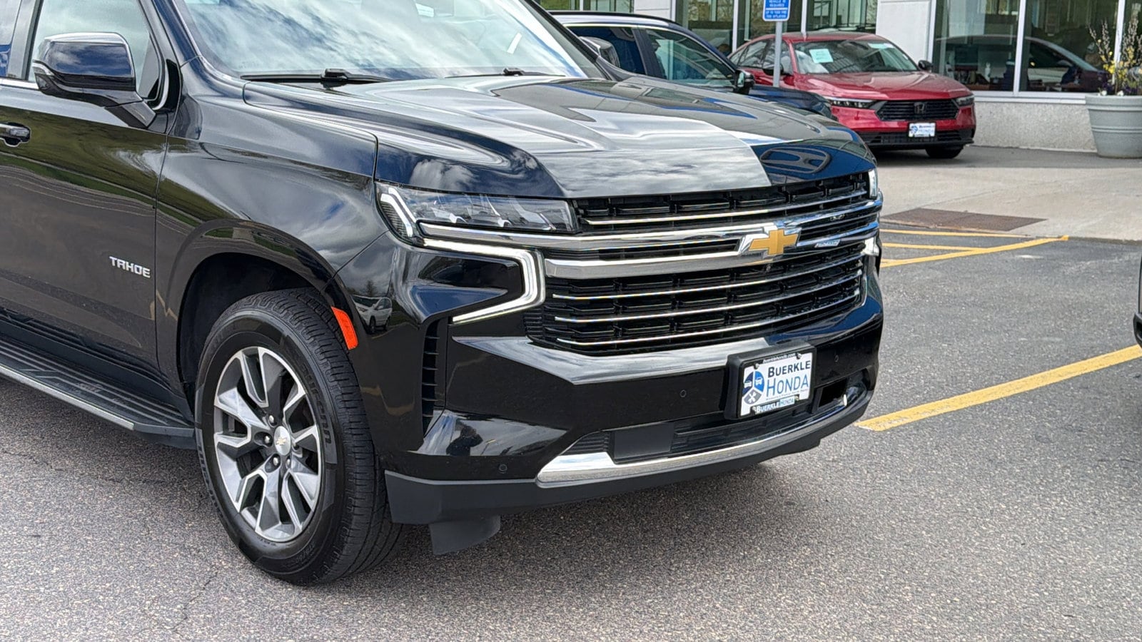 Used 2022 Chevrolet Tahoe LT with VIN 1GNSKNKD2NR118254 for sale in Saint Paul, Minnesota
