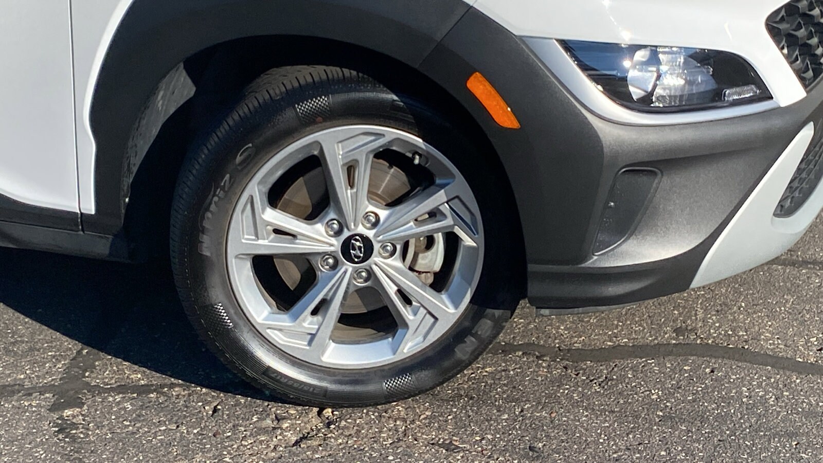 2023 Hyundai Kona SEL photo 4