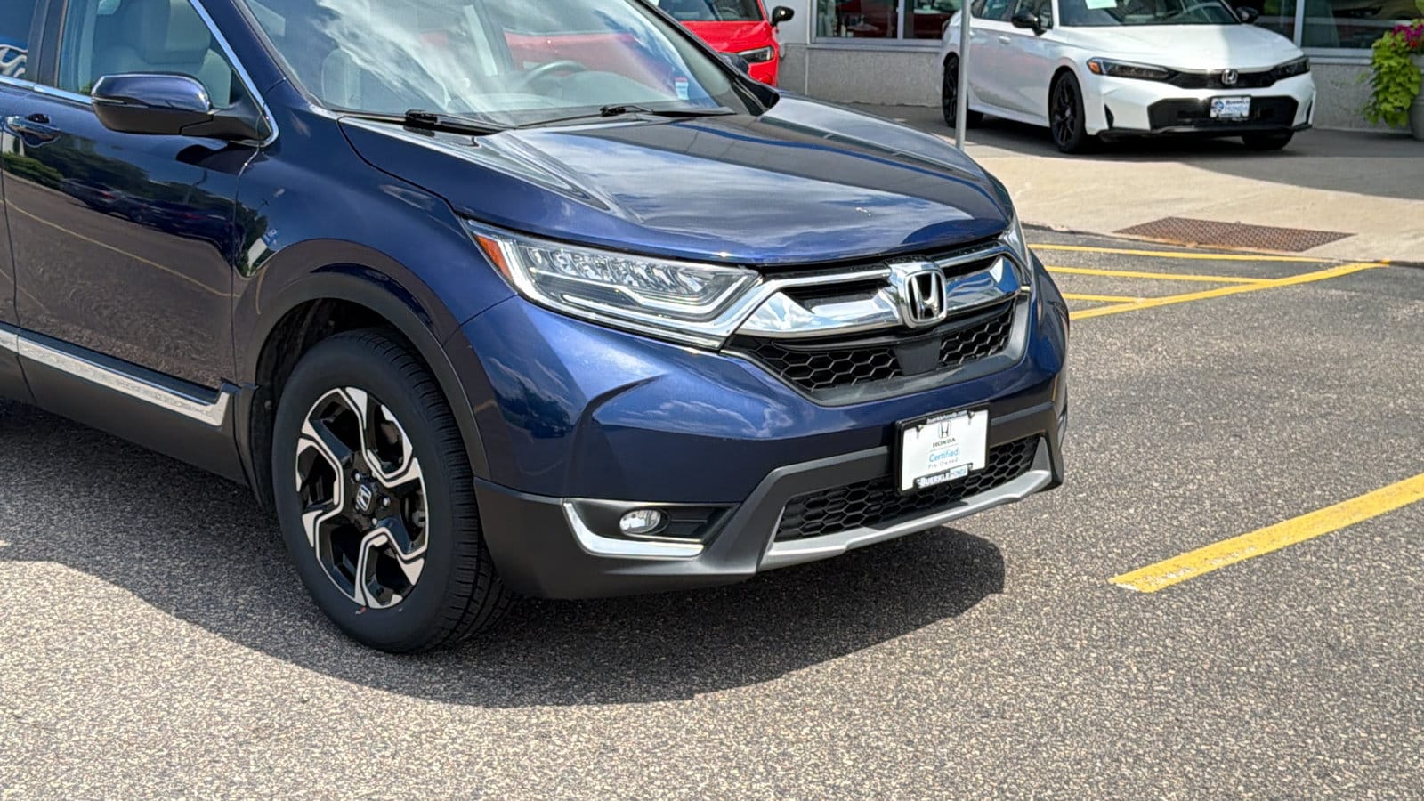 Used 2019 Honda CR-V Touring with VIN 7FARW2H92KE008565 for sale in Saint Paul, Minnesota