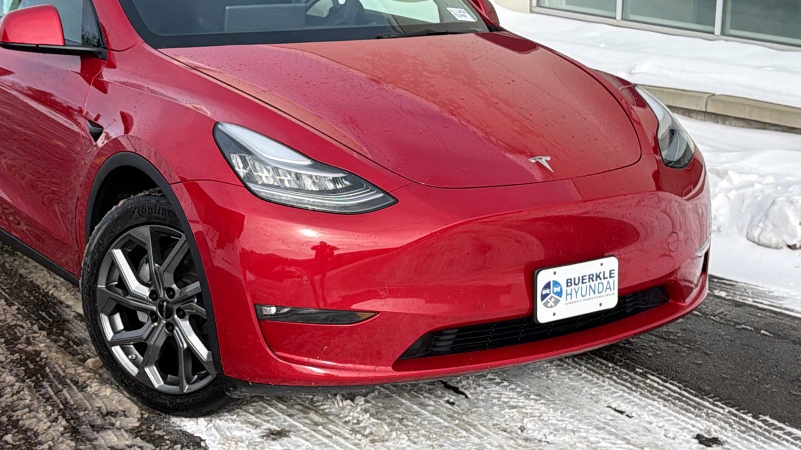 Used 2021 Tesla Model Y Long Range with VIN 5YJYGDEE8MF119187 for sale in Saint Paul, MN