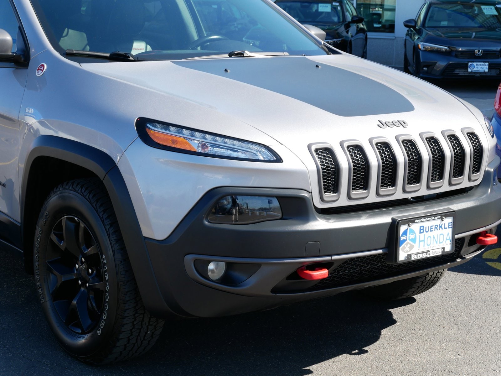 Used 2018 Jeep Cherokee Trailhawk with VIN 1C4PJMBX1JD517072 for sale in Saint Paul, Minnesota