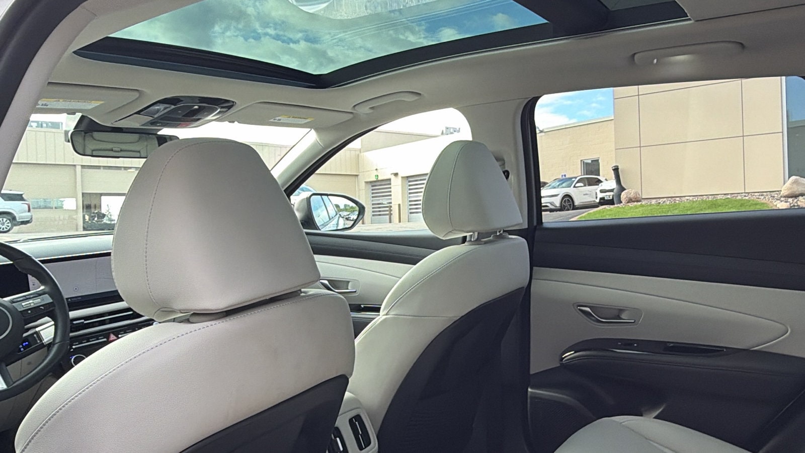 2026 Hyundai Tucson Limited - Photo 11