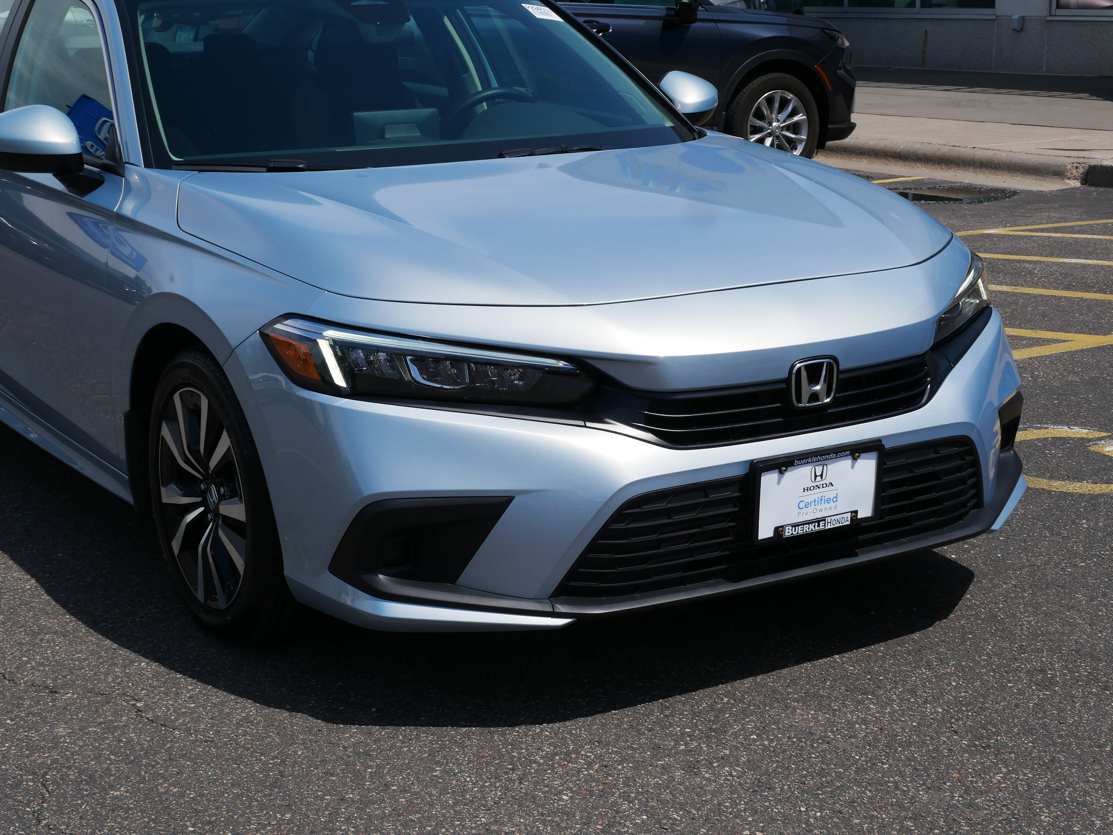 Certified 2022 Honda Civic EX with VIN 2HGFE1F77NH320197 for sale in Saint Paul, Minnesota