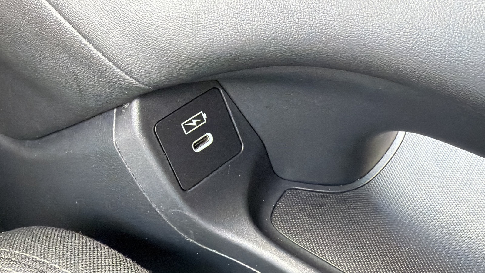 2025 Honda HR-V LX - Photo 23