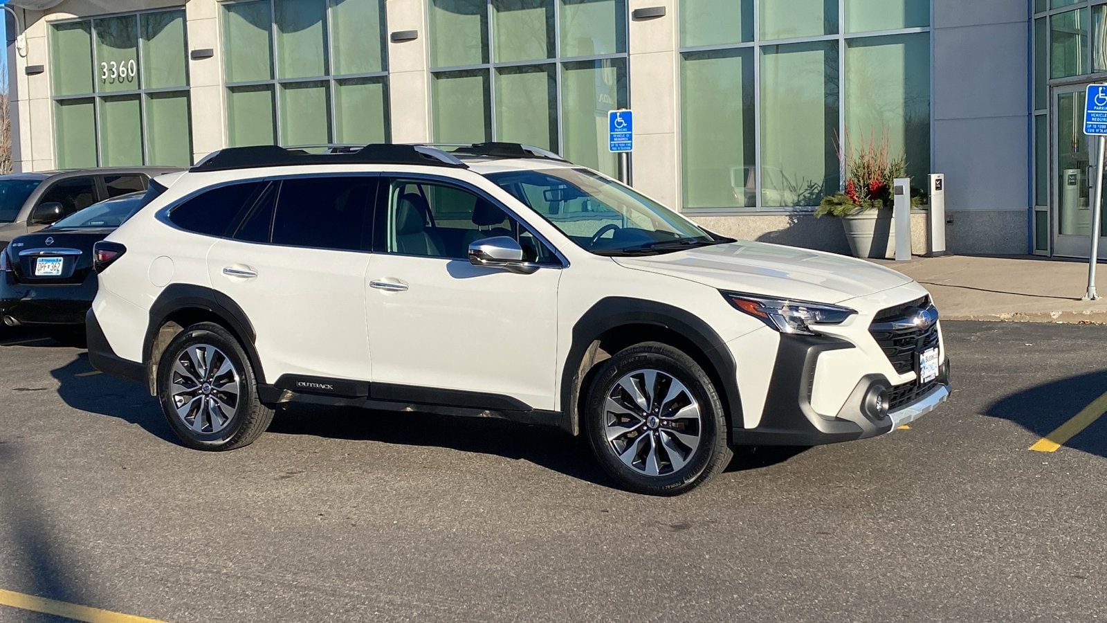 2023 Subaru Outback Touring's photo