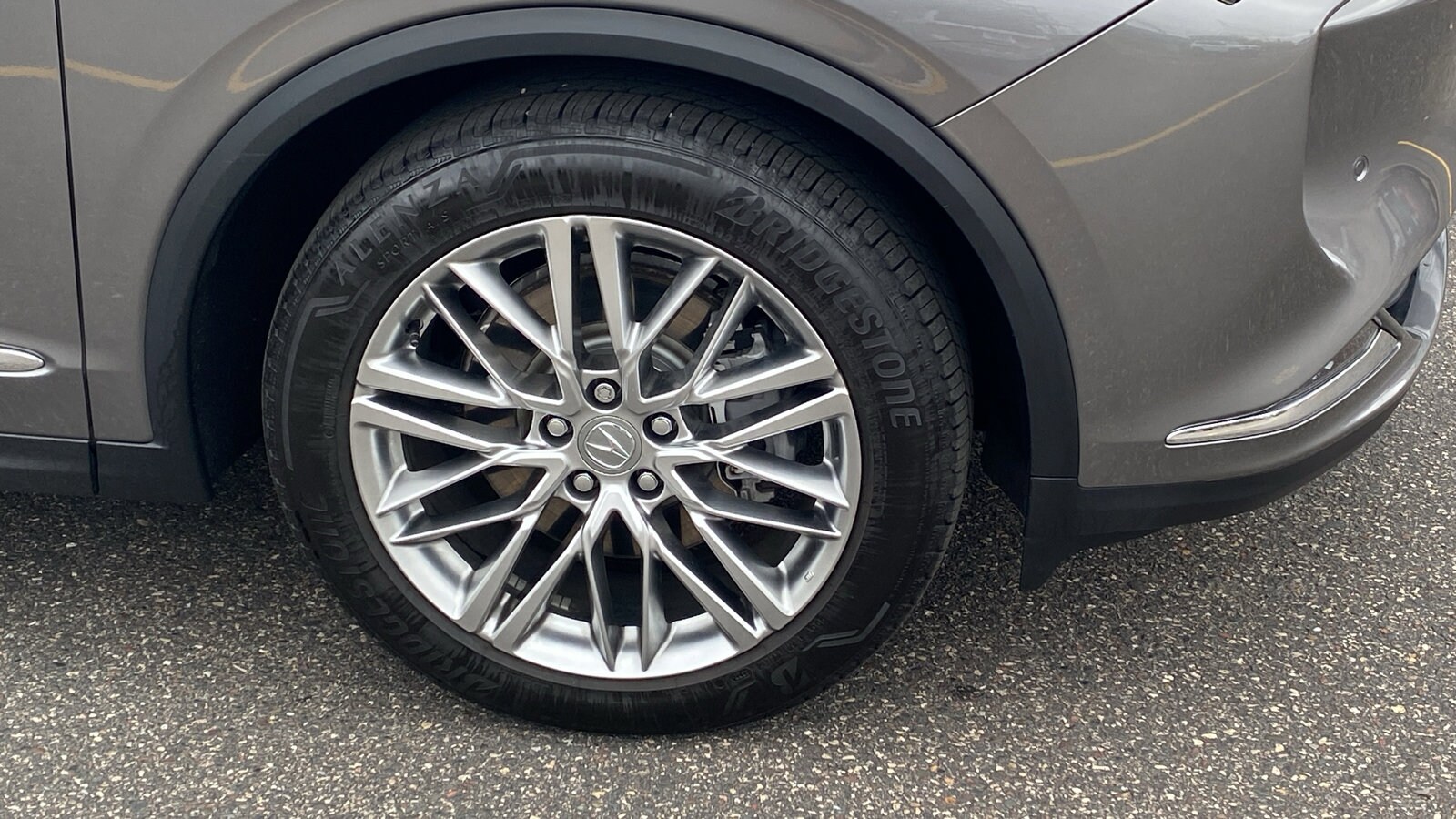 2023 Acura MDX SH-AWD Advance photo 2