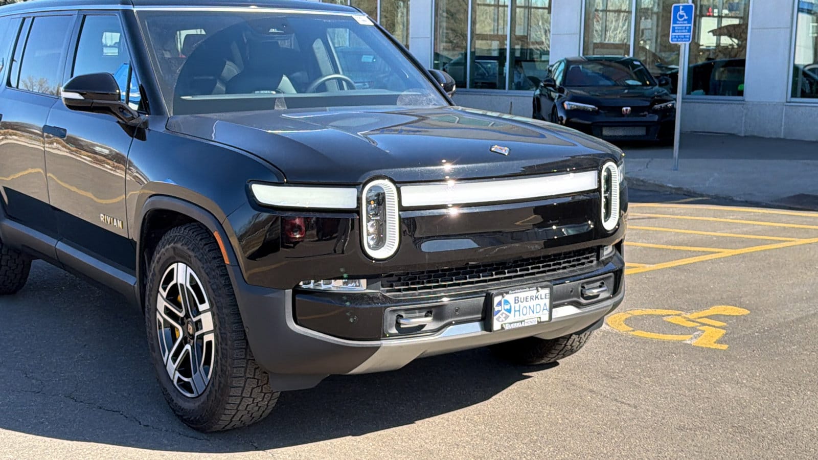 Used 2022 Rivian R1S Launch Edition with VIN 7PDSGABLXNN001967 for sale in Saint Paul, Minnesota