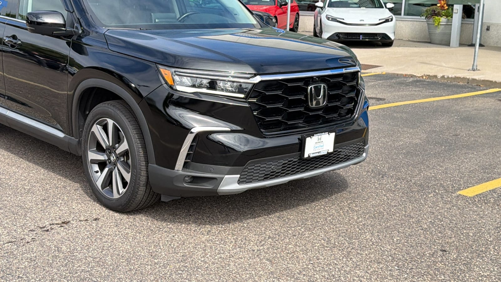 Certified 2025 Honda Pilot Elite with VIN 5FNYG1H86SB062876 for sale in Saint Paul, Minnesota