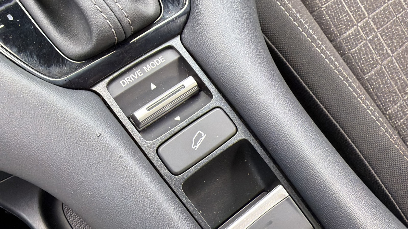 2025 Honda HR-V LX - Photo 22