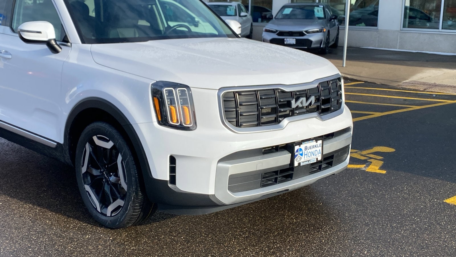 Used 2024 Kia Telluride S with VIN 5XYP6DGC4RG466543 for sale in Saint Paul, Minnesota