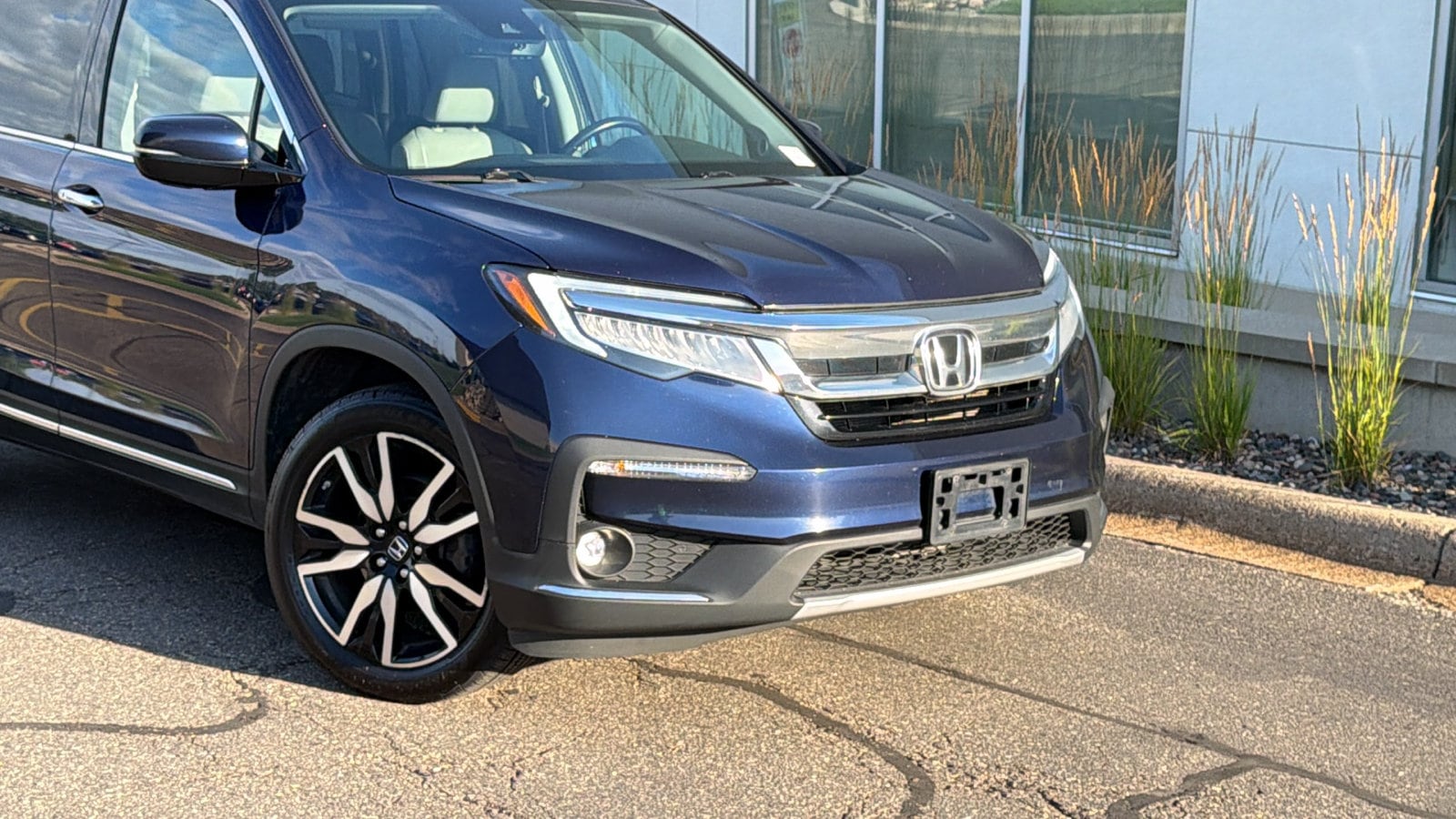 Used 2019 Honda Pilot Touring with VIN 5FNYF6H93KB068062 for sale in Saint Paul, Minnesota