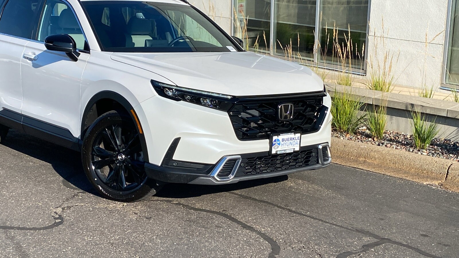 2023 Honda CR-V Hybrid Sport Touring photo 2