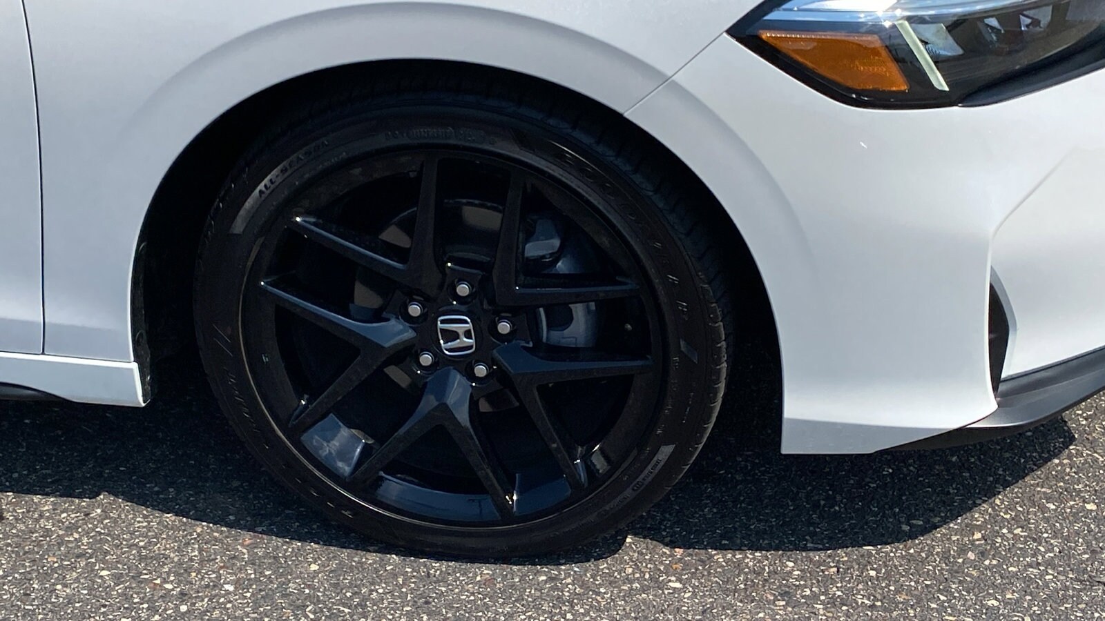 2025 Honda Civic Hatchback Sport photo 3