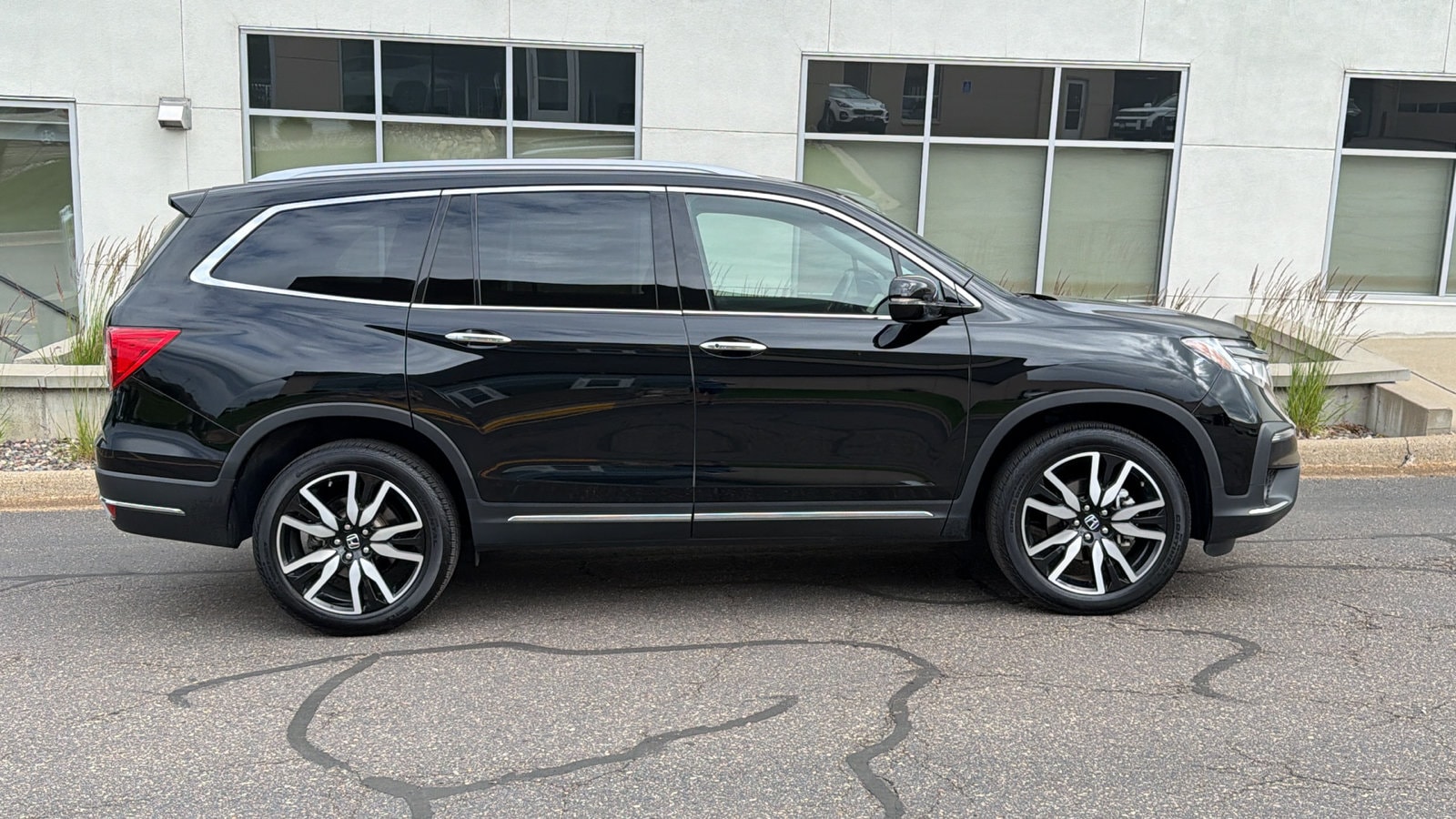 2022 Honda Pilot Elite - Photo 5