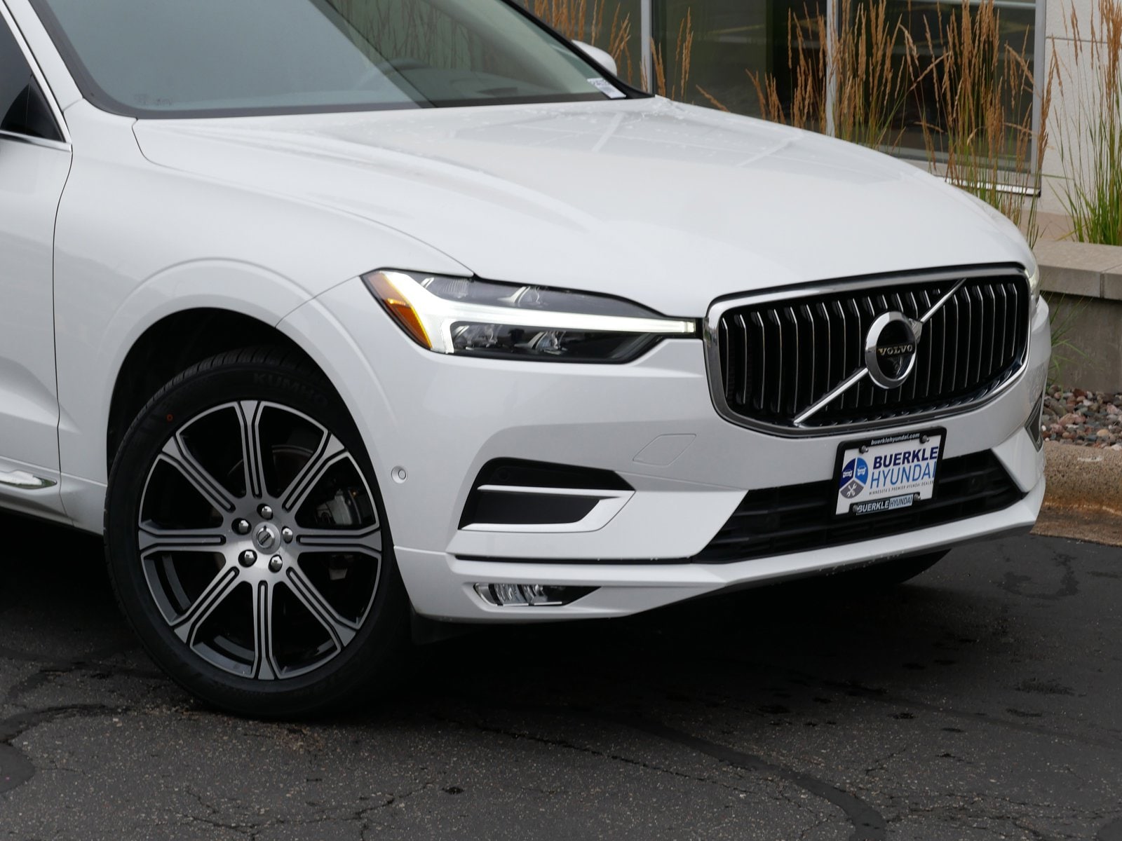 Used 2021 Volvo XC60 Inscription with VIN YV4102RL8M1800068 for sale in Saint Paul, MN