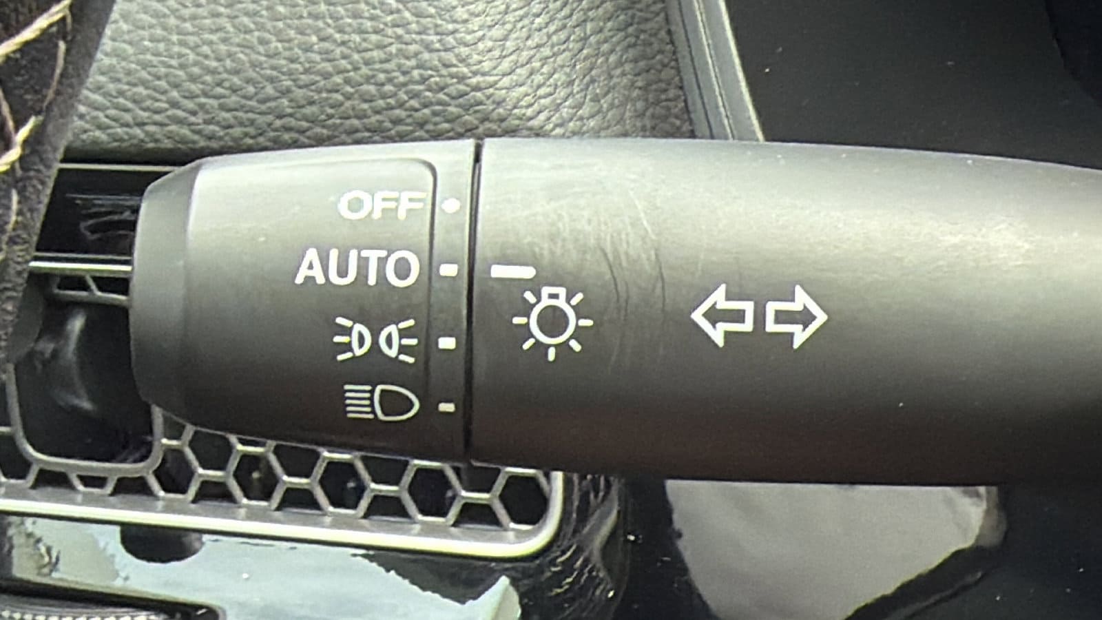 2024 Honda Civic Hatchback Sport - Photo 23