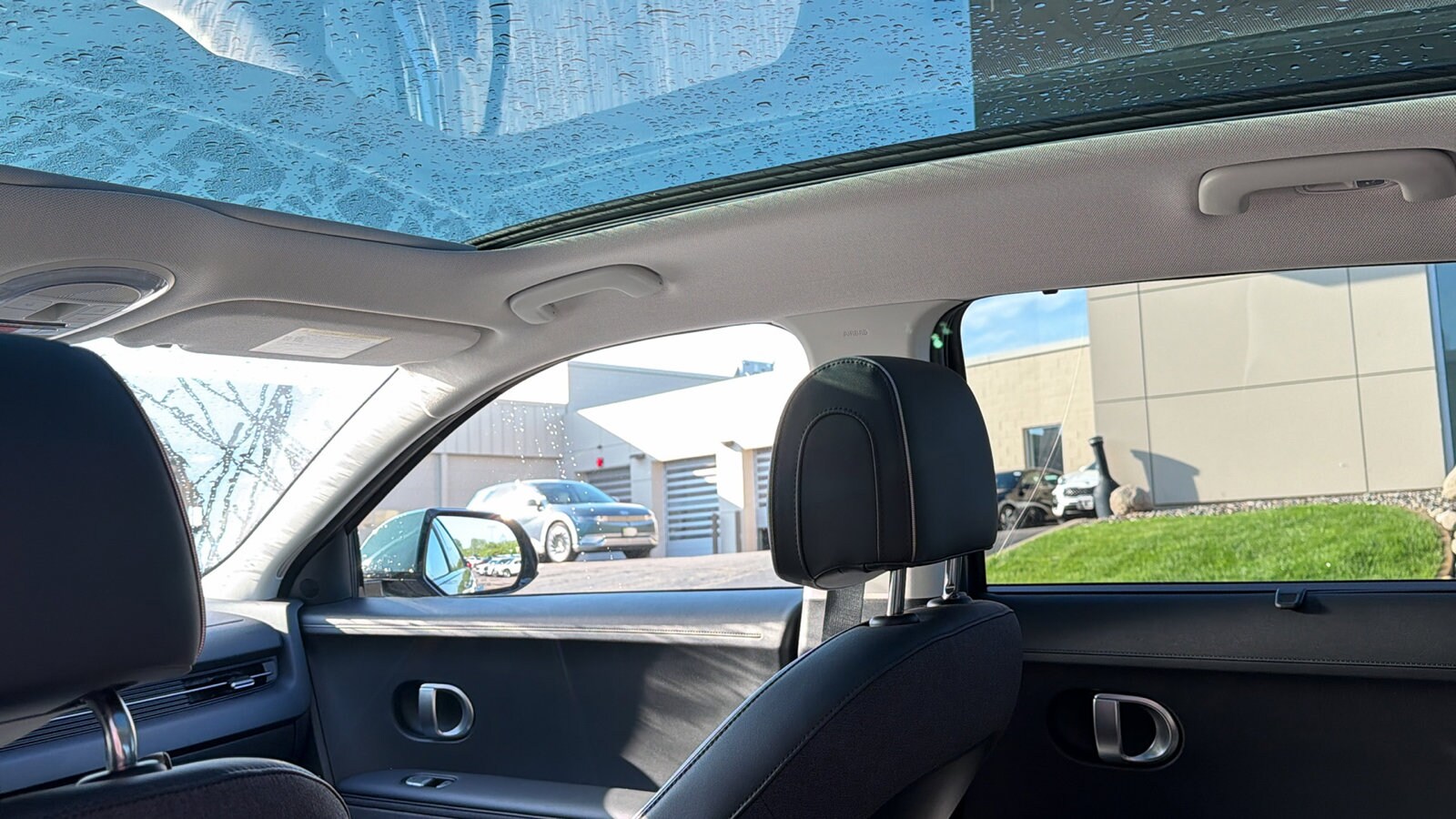 2024 Hyundai IONIQ 5 Limited - Photo 11