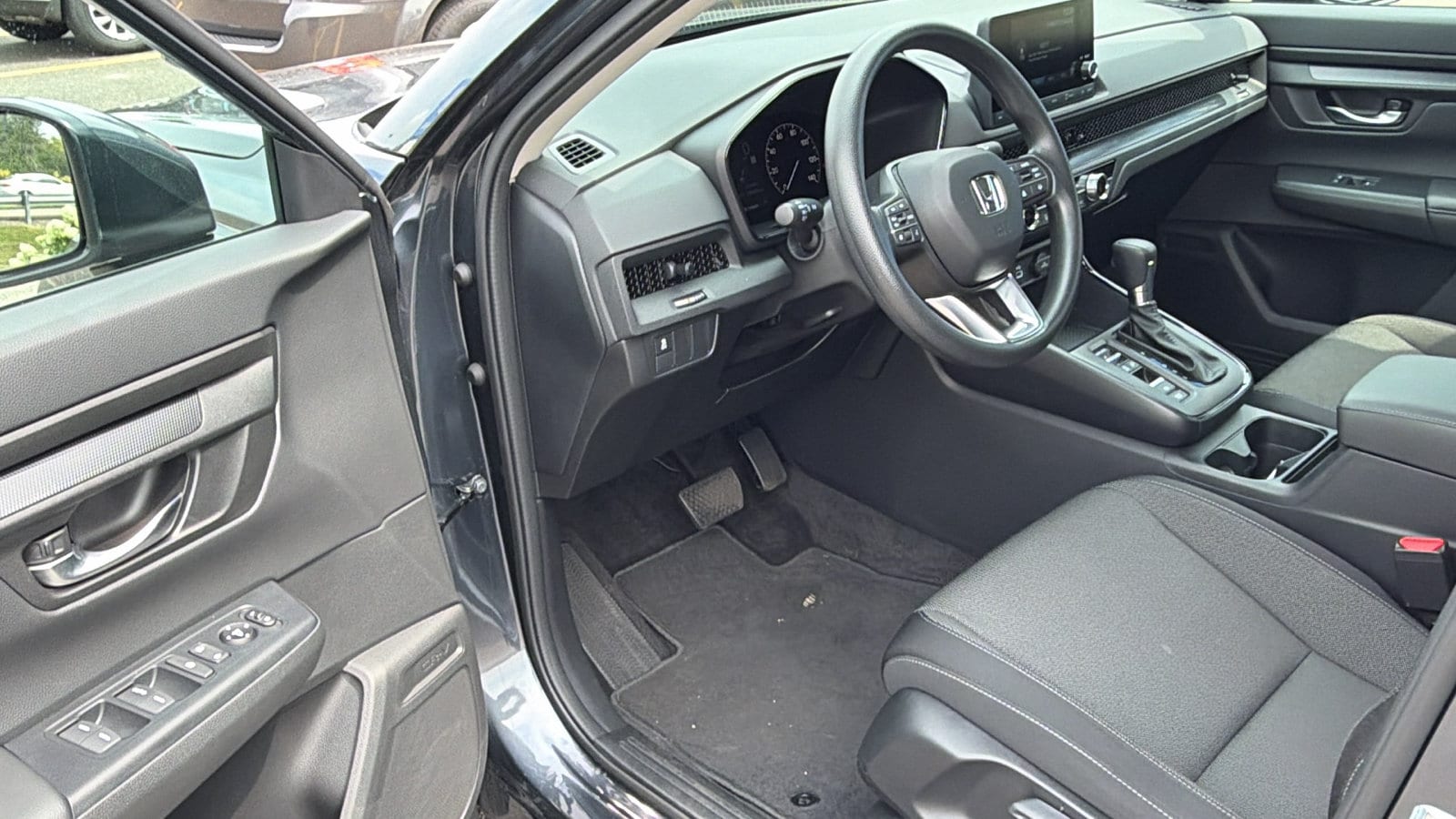 2024 Honda CR-V LX - Photo 12