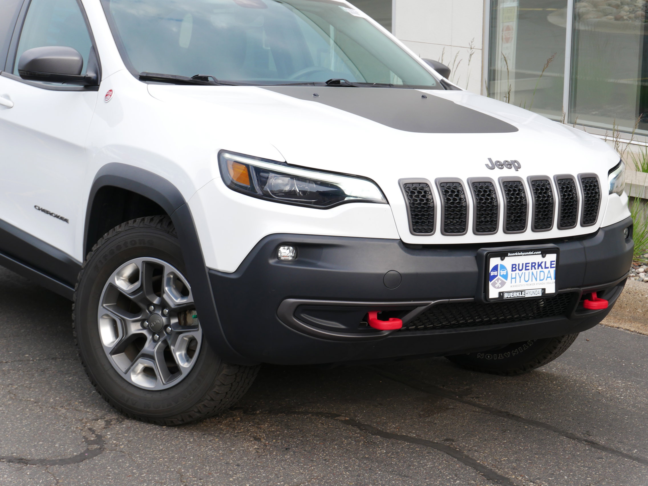 Used 2019 Jeep Cherokee Trailhawk with VIN 1C4PJMBX3KD253449 for sale in Saint Paul, Minnesota