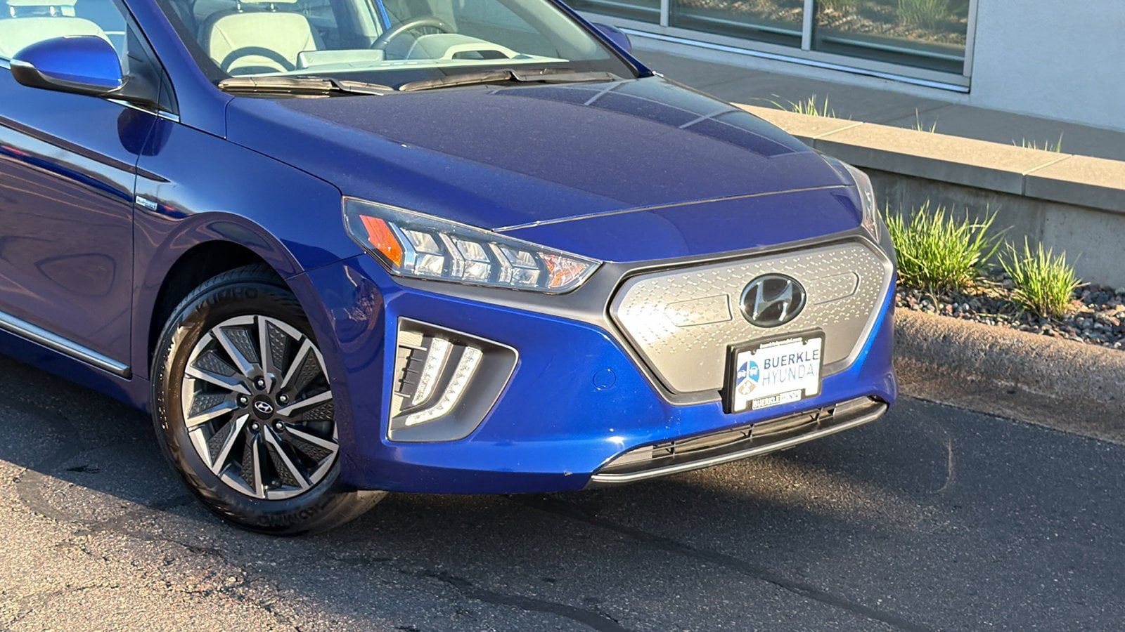 Used 2020 Hyundai IONIQ Limited with VIN KMHC85LJ2LU063570 for sale in Saint Paul, MN