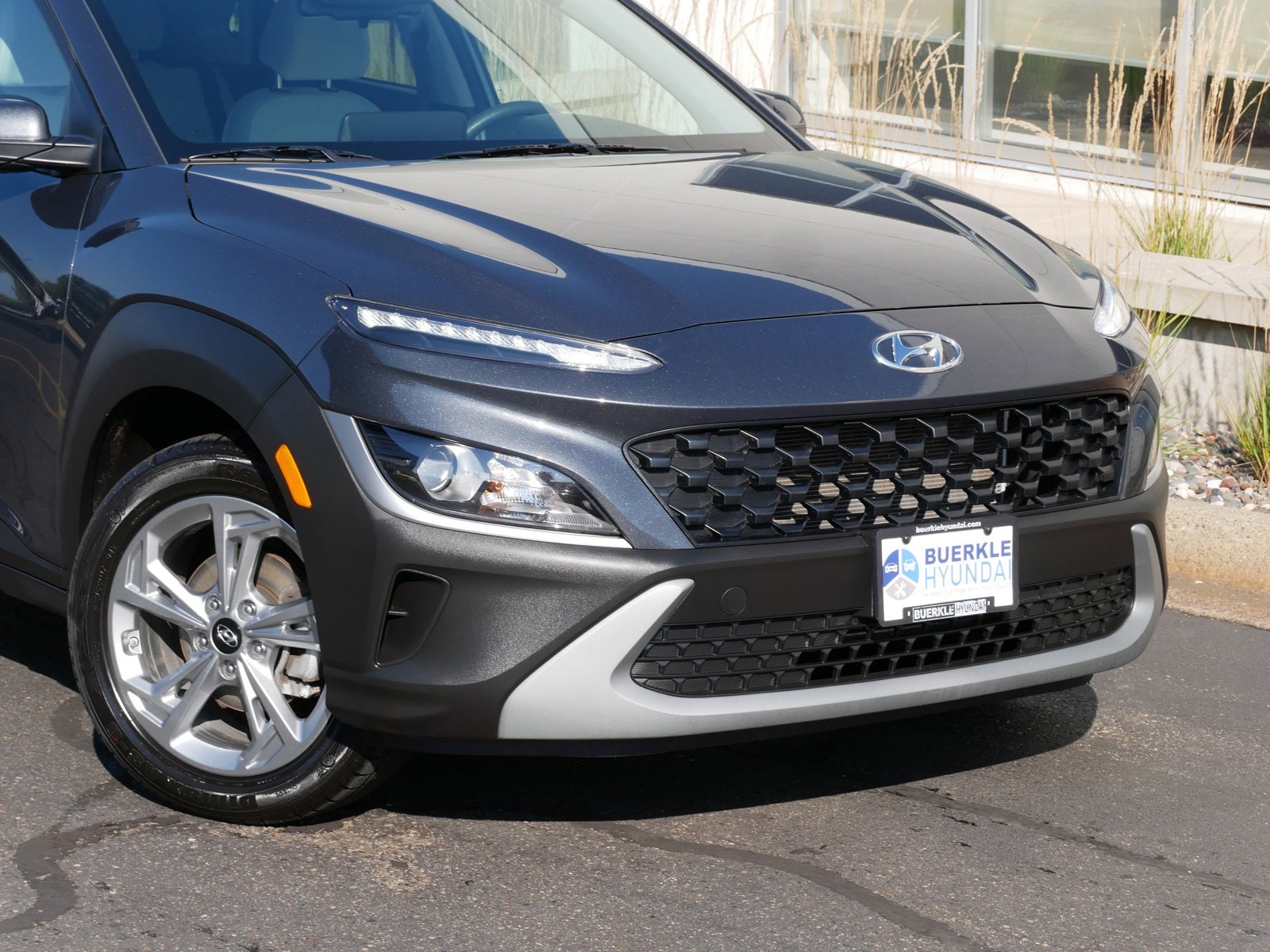 Used 2022 Hyundai Kona SEL with VIN KM8K62AB6NU762635 for sale in Saint Paul, MN