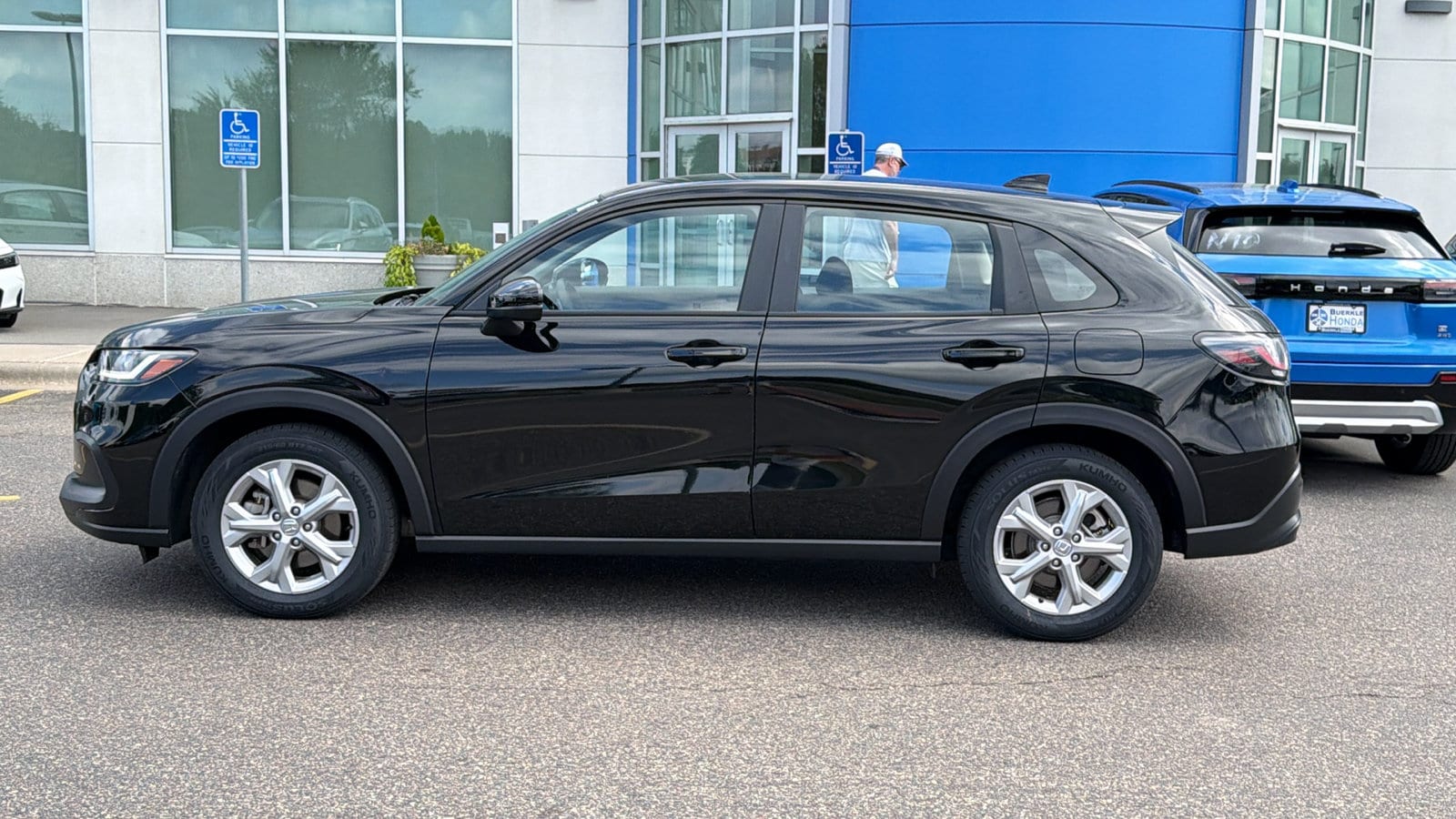 2025 Honda HR-V LX - Photo 10