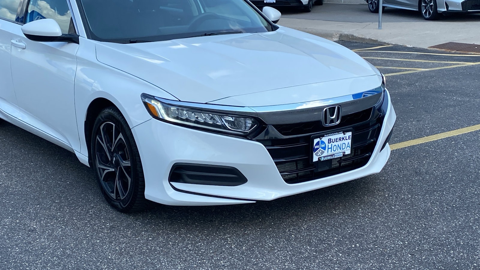 Used 2018 Honda Accord LX with VIN 1HGCV1F17JA000319 for sale in Saint Paul, Minnesota